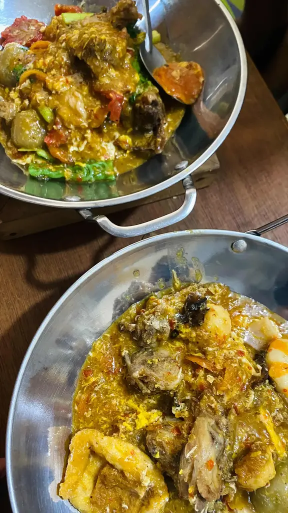 Seblak katel Teh Nonong